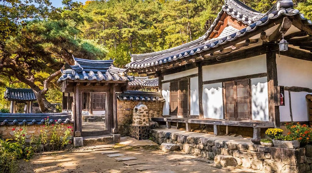 Nhà truyền thống Hanok - nơi trải nghiệm lý tưởng khi du lịch hay du học Hàn Quốc